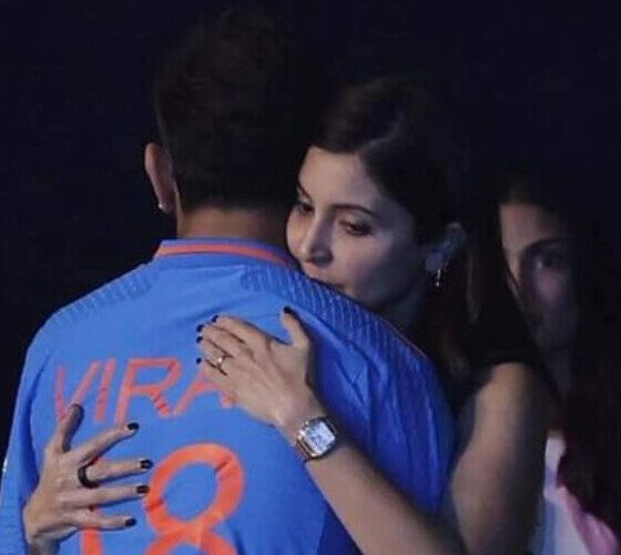 Virat Kohli Leaves for London to Spend Time With Anushka , Akaay, Vamika, After T20 World Cup Win